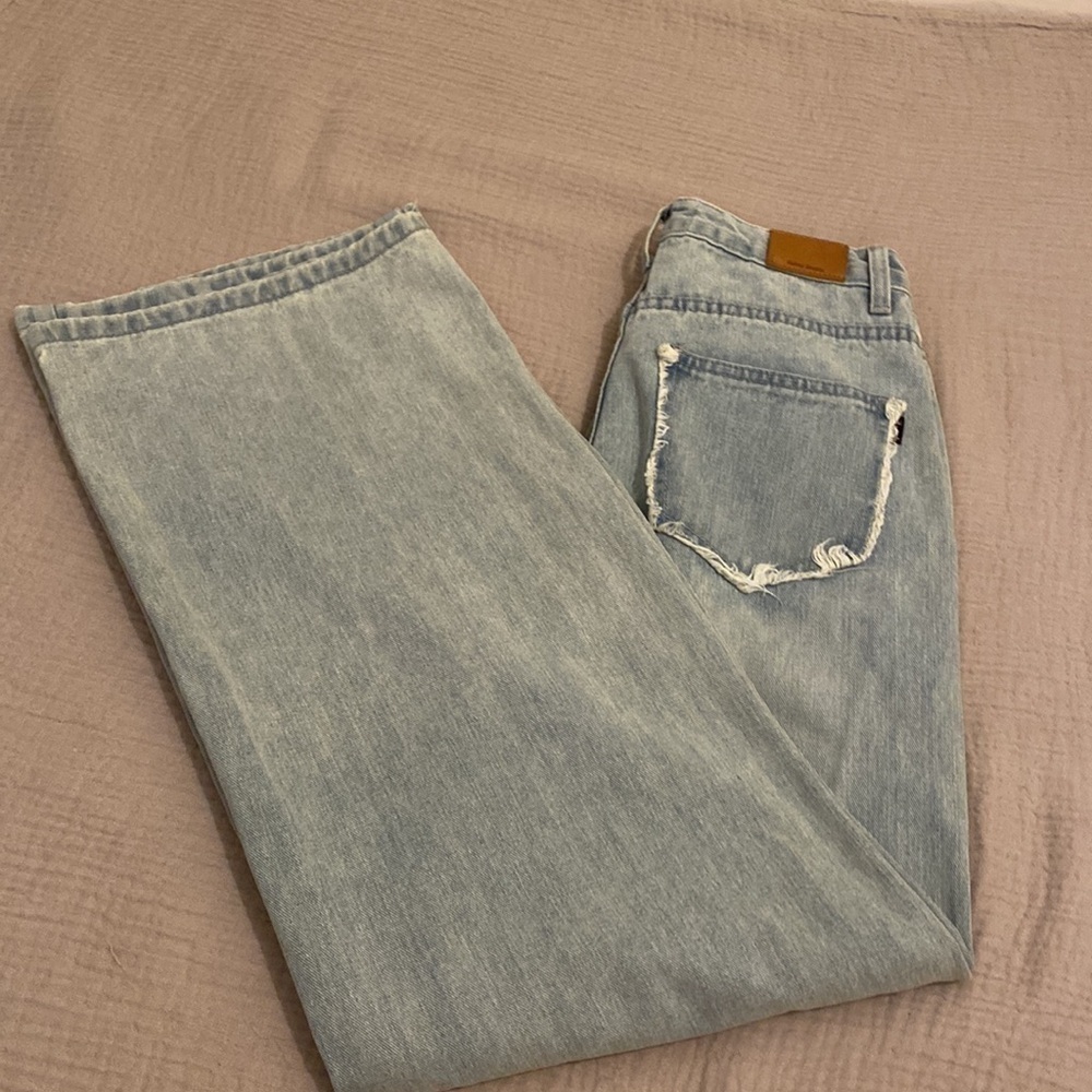 Rainy Studio trendy wide blue frayed hem jeans. Size M . Very good condition